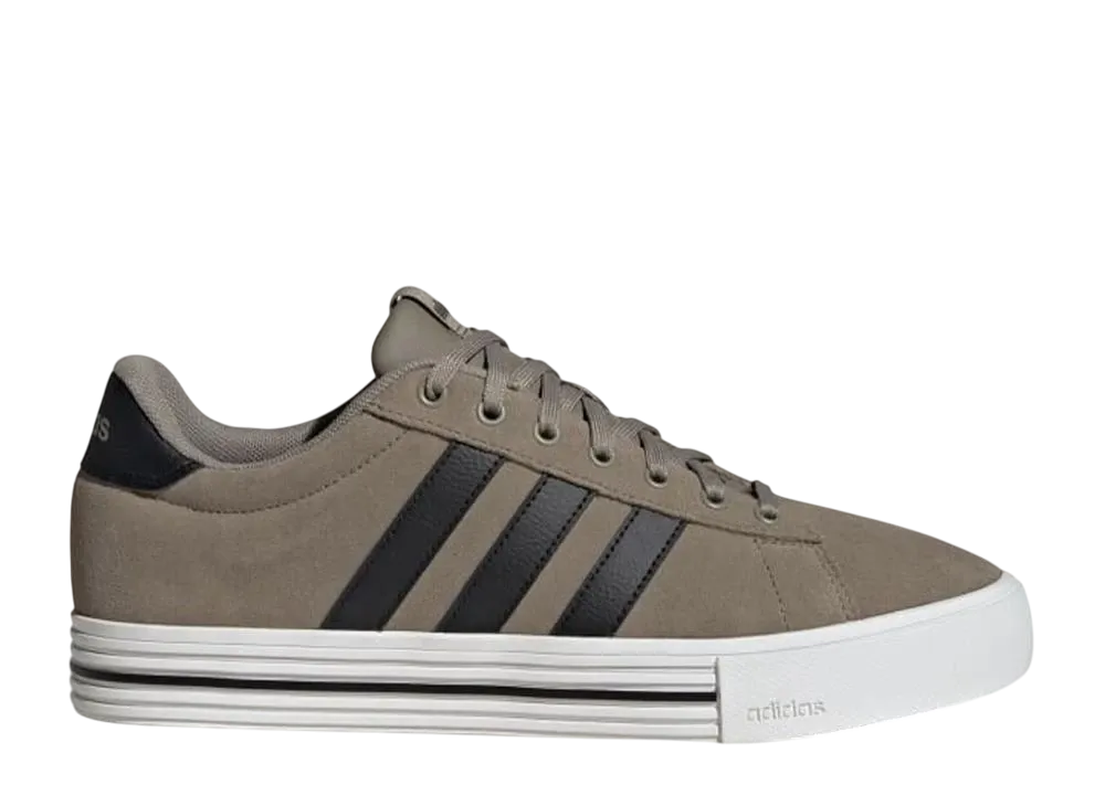 アディダス デイリー4.0 "クレイ/コアブラック/コアホワイト"