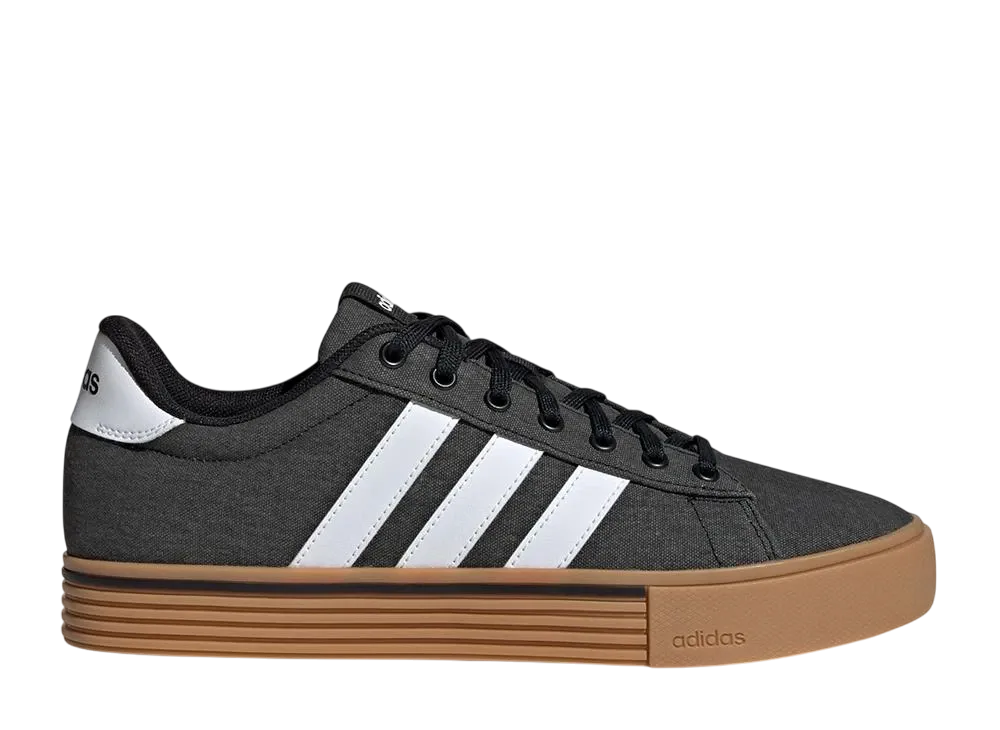 アディダス デイリー4.0 "コアブラック/クラウドホワイト/ガム"