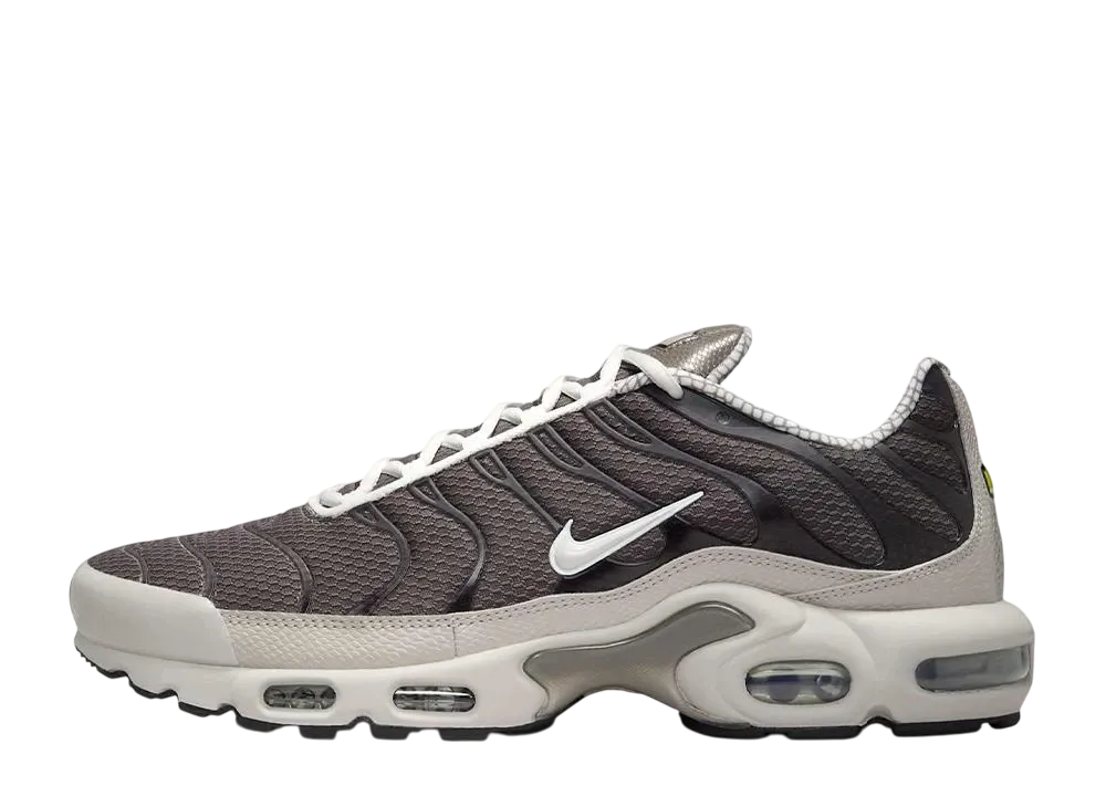 ナイキ エアマックスプラス "イヤー オブ ザ スネーク"