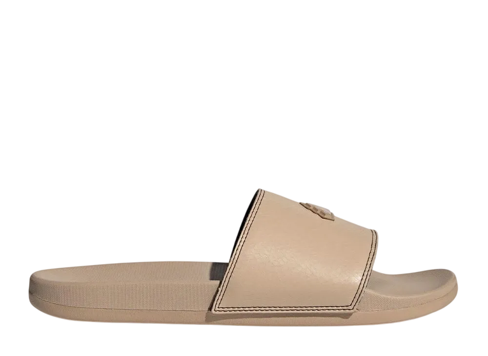 アディダス アディレッタ コンフォート スライド "ウォームサンドストーン/コアブラック"