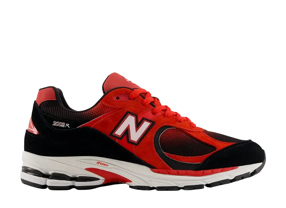 ニューバランス 2002R "トゥルーレッド"