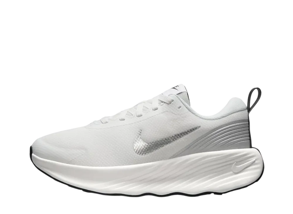 ナイキ ウィメンズ プロミナ プレミアム "サミットホワイト/ブラック/サミットホワイト/メタリックシルバー"