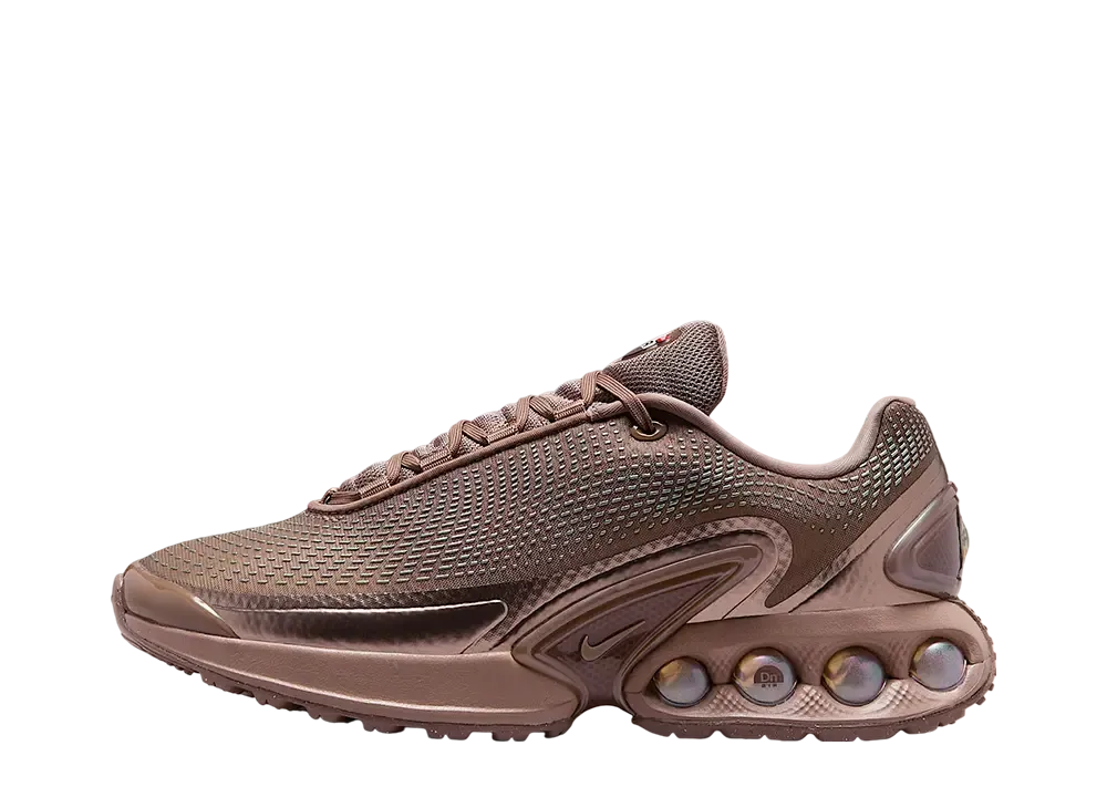 ナイキ ウィメンズ エアマックスDN "ミンクブラウン/トープヘイズ/アイアンストーン"