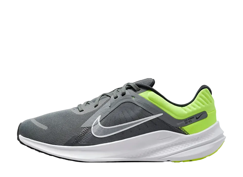 ナイキ クエスト5 "スモークグレー/ボルト/ブラック/ホワイト"