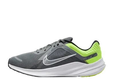 ナイキ クエスト5 "スモークグレー/ボルト/ブラック/ホワイト"