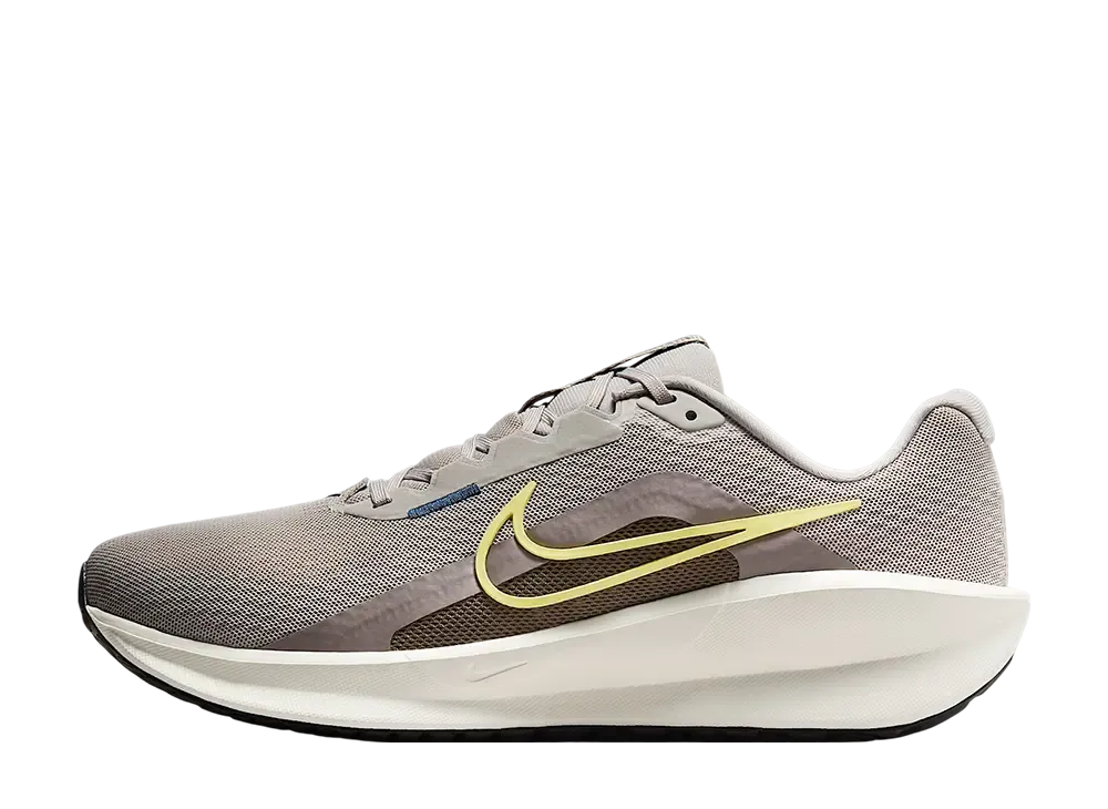 ナイキ ダウンシフター13 "カレッジグレー/ケイブストーン/ディフューズドブルー/ソフトイエロー"