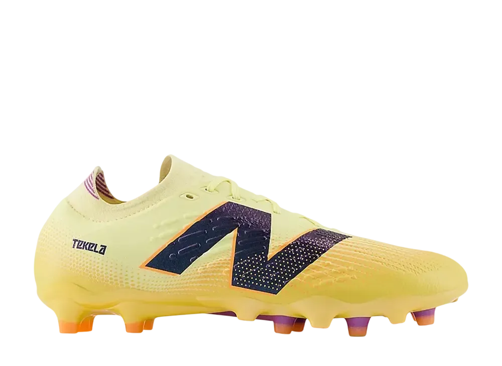 ニューバランス テケラ プロ ロー レースド FG V4+ "パーチメント/クレメンタイン/パッションフルーツ"