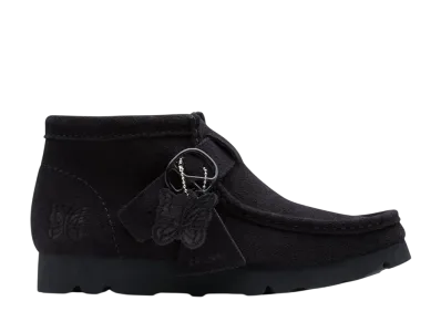 ニードルズ × クラークス ワラストラップ ブーツ "ブラックスウェード"