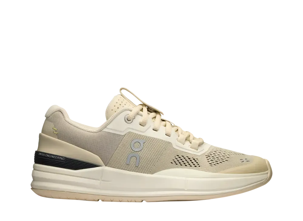 オン ウィメンズ ザ ロジャー ​プロ "サンド/アイボリー"