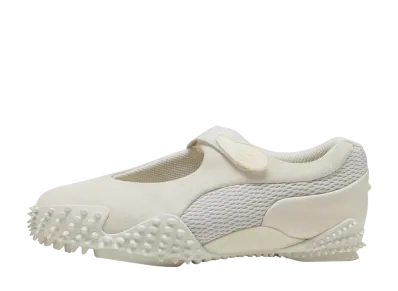 プーマ モストロ フェイ プレミアム "ウォームホワイト/ヴェイパーグレー"