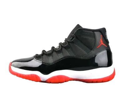 ナイキ エアジョーダン11 レトロ "プレーオフ (2001)"