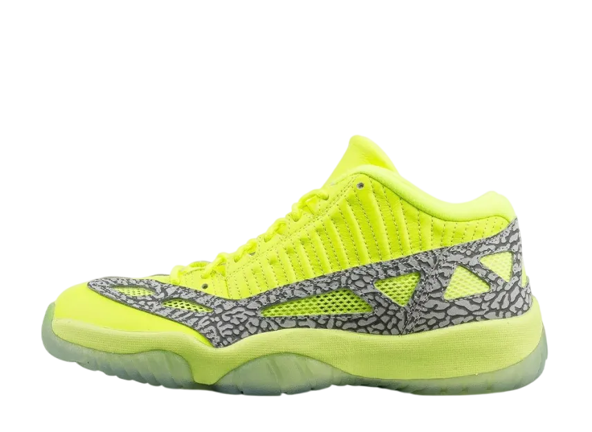 ナイキ エアジョーダン11 レトロ ロー IE "ボルト"