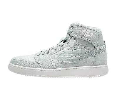 ナイキ エアジョーダン1 レトロ ハイ "AJKO ピュア プラチナム"