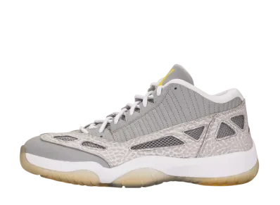 ナイキ エアジョーダン11 レトロ ロー IE "シルバー ゼスト"