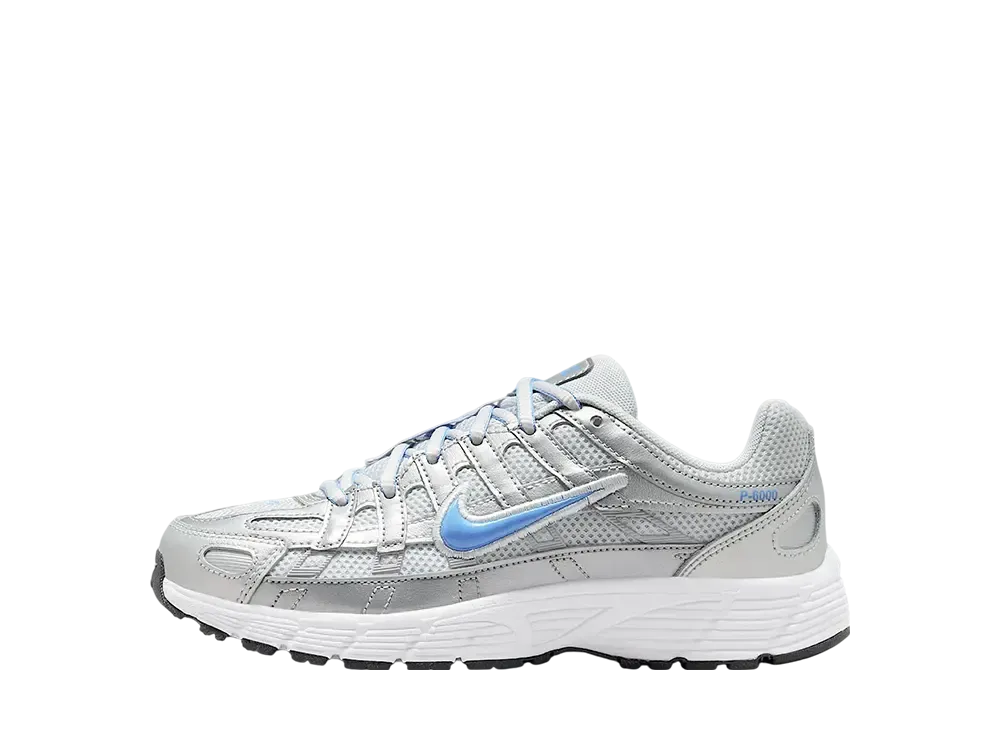 ナイキ GS P-6000 "メタリックプラチナム/ピュアプラチナム/メタリックシルバー/ユニバーシティブルー" (キッズ)