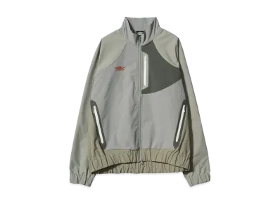 UMBRO x MAGIC STICK TONAL TECH JKT by UMBRO "Earth Grey"