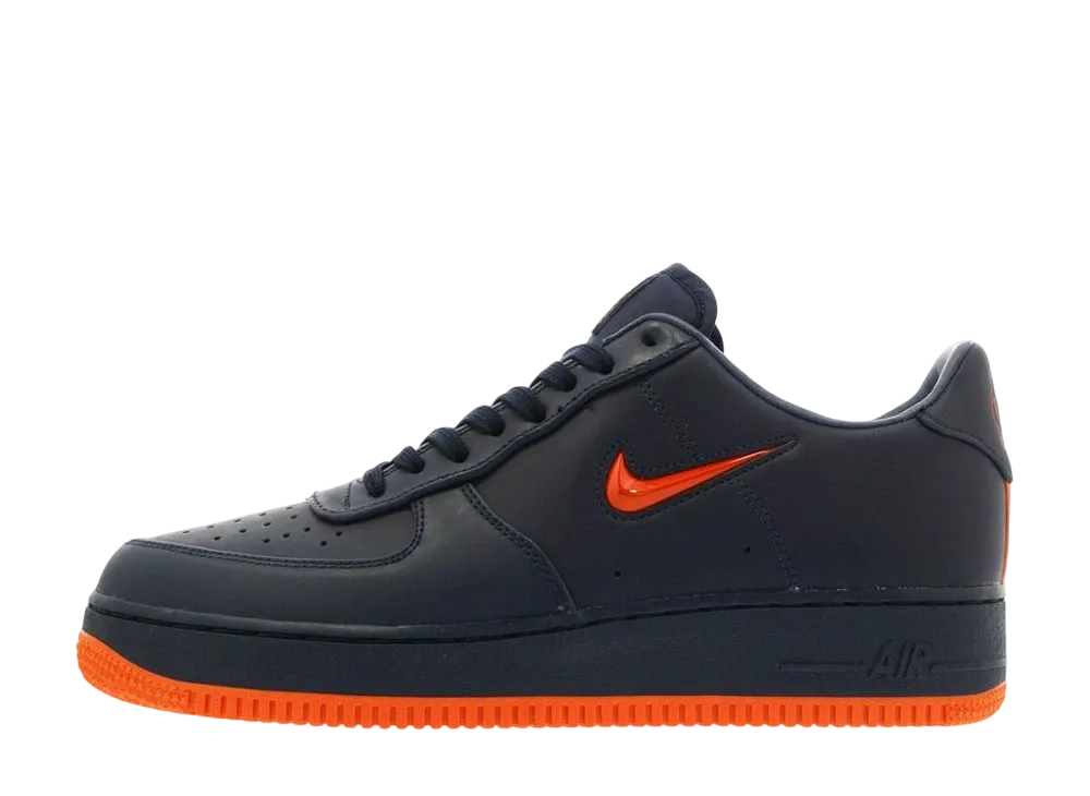 ナイキ エアフォース ロー "NYC オブシディアン オレンジ"