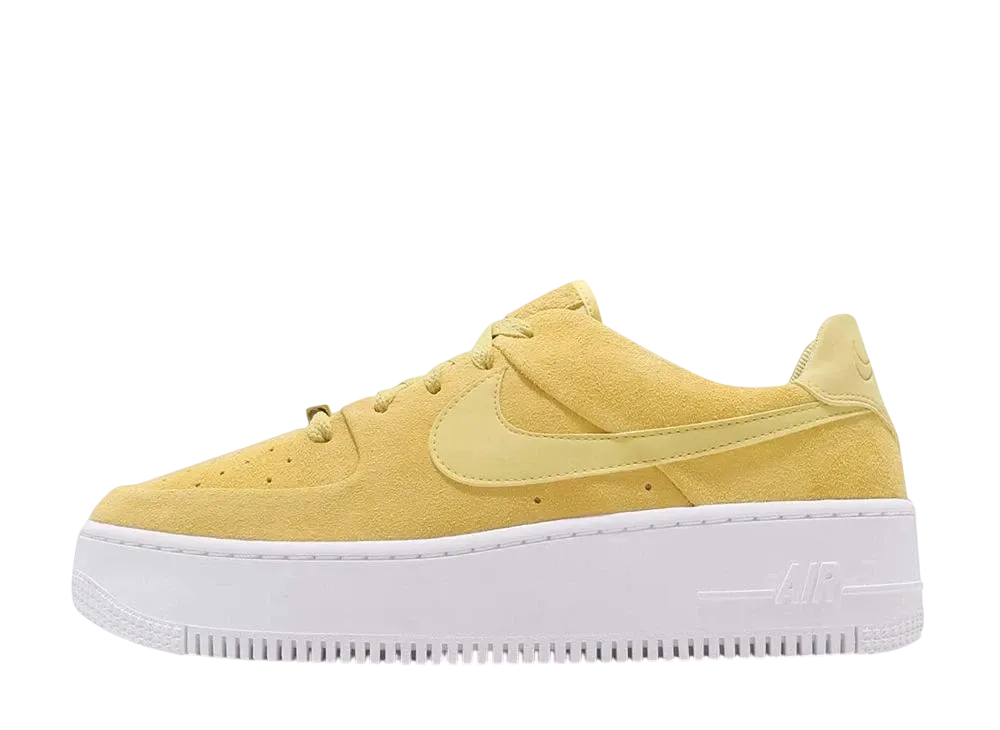 Nike Women's Air Force 1 Sage Low "Celery"