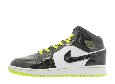 ナイキ エアジョーダン1 ミッド "ブラック サイバー ミスティック グリーン (GS)"