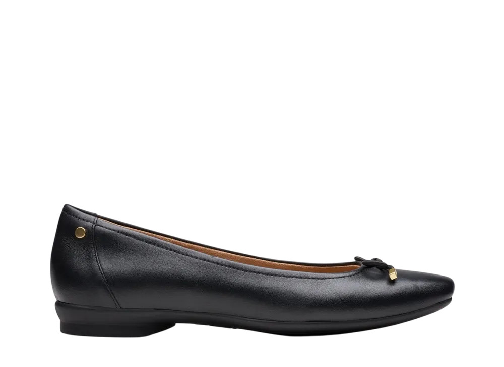 Clarks Women's Candra Light "Black Leather"