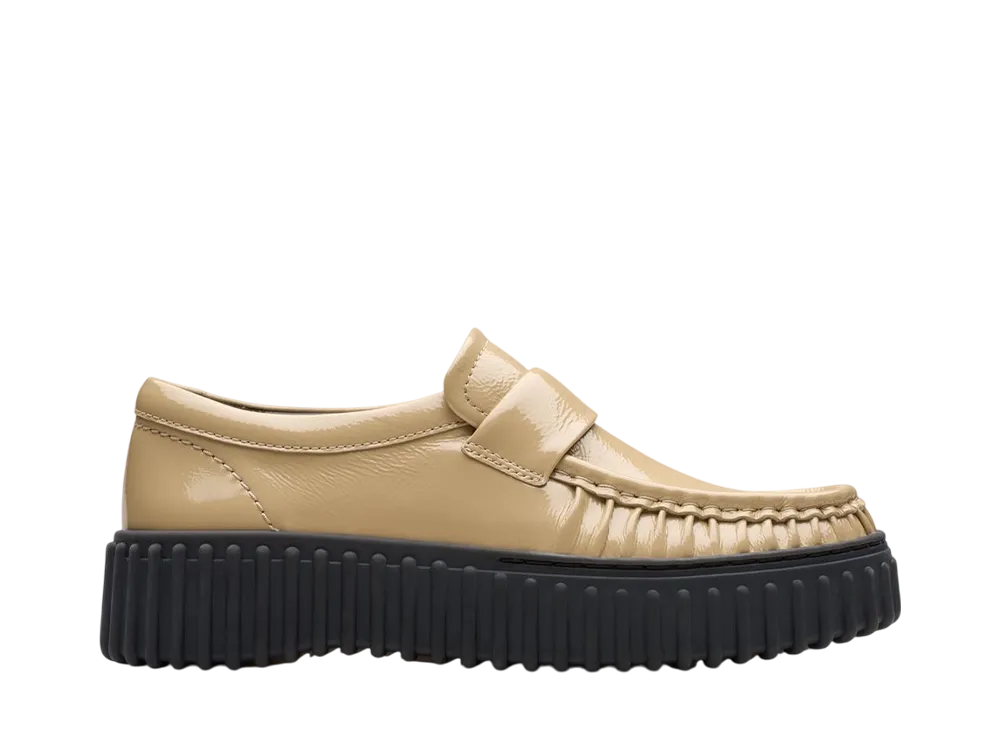 クラークス ウィメンズ トーヒルモック "ベージュパテント"