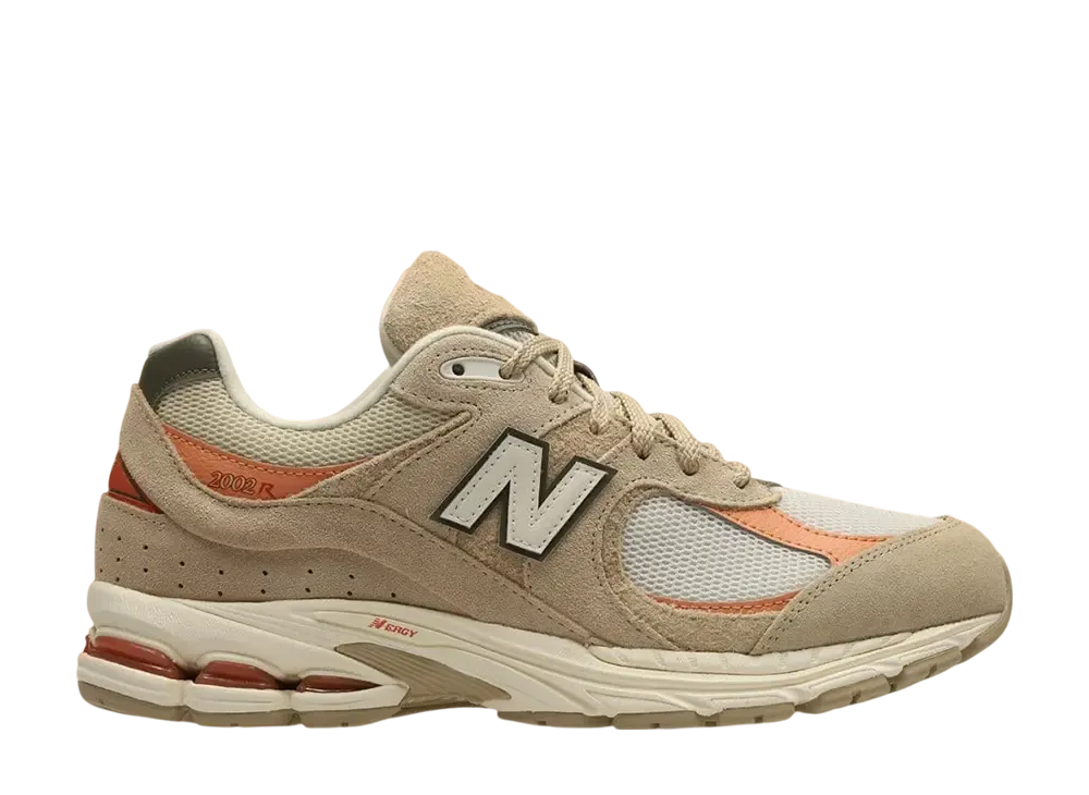 ニューバランス 2002R "ベージュ/タン"