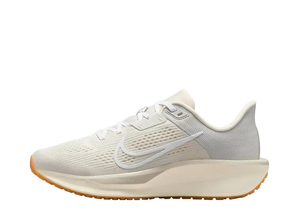 ナイキ ウィメンズ クエスト6 "ライトボーン/ファントム/ペールアイボリー/ホワイト"