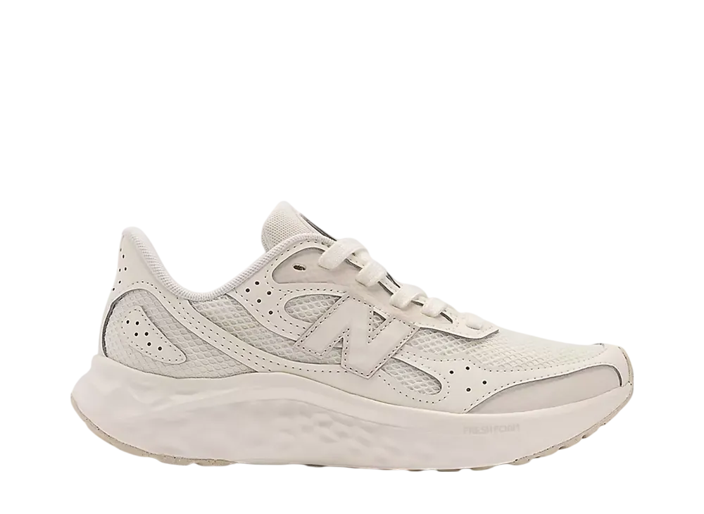 ニューバランス ウィメンズ フレッシュフォーム アリシV4 ティララックス "アンゴラ/ティンバーウルフ/シーソルト"