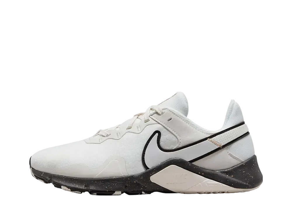 ナイキ ウィメンズ レジェンド エッセンシャル2 PRM "セイル/メタリックコッパーコイン/ブラック"