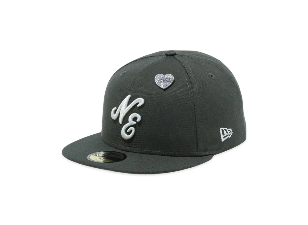 NEW ERA 59Fifty 59Fifty Day Memorial Collection Classic Logo Pin "Dark Pewter"