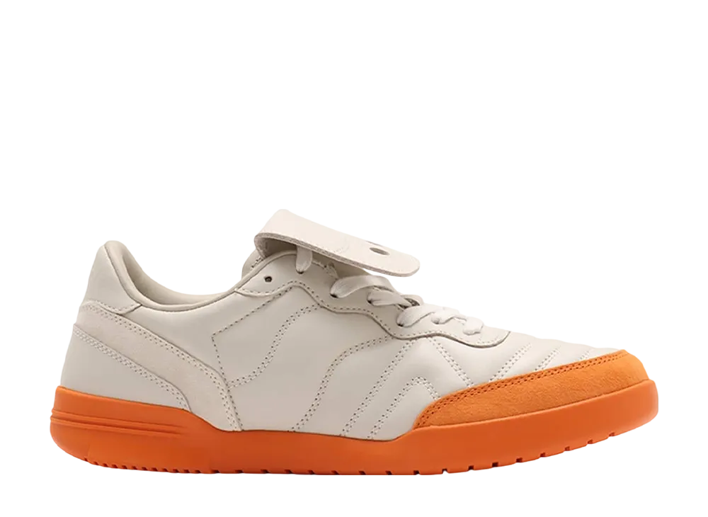 サッカニー 586I S "アイボリー/オレンジ"