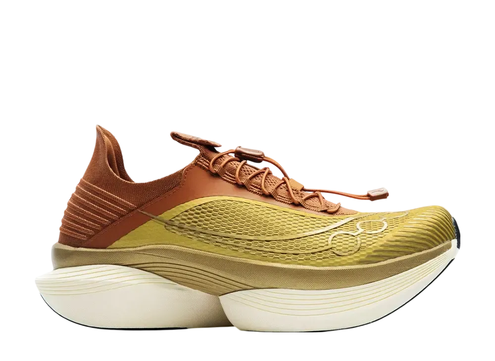 サッカニー エンドルフィン エリート2 S "ゴールド/アドビ"