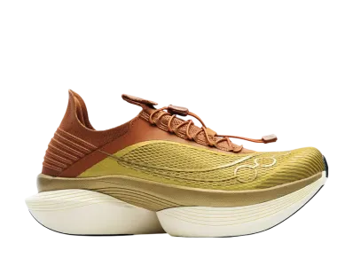 サッカニー エンドルフィン エリート2 S "ゴールド/アドビ"