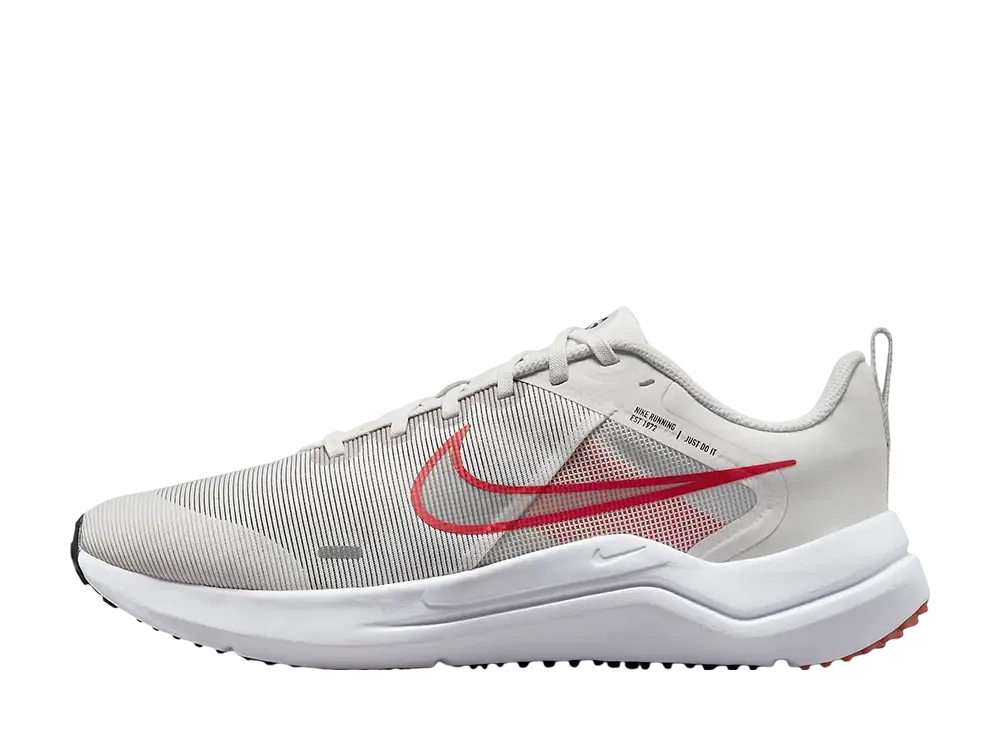 ナイキ ダウンシフター12 "プラチナムティント/ブラック/ホワイト/ライトクリムゾン"