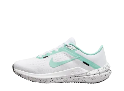 Nike Women's Air Winflo 10 "White/Black/Emerald Rise"