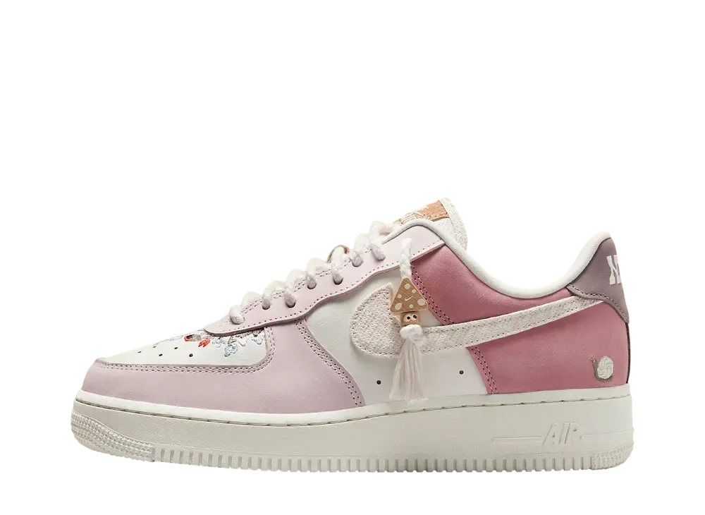 ナイキ ウィメンズ エアフォース1 ロー "マッシュルーム"