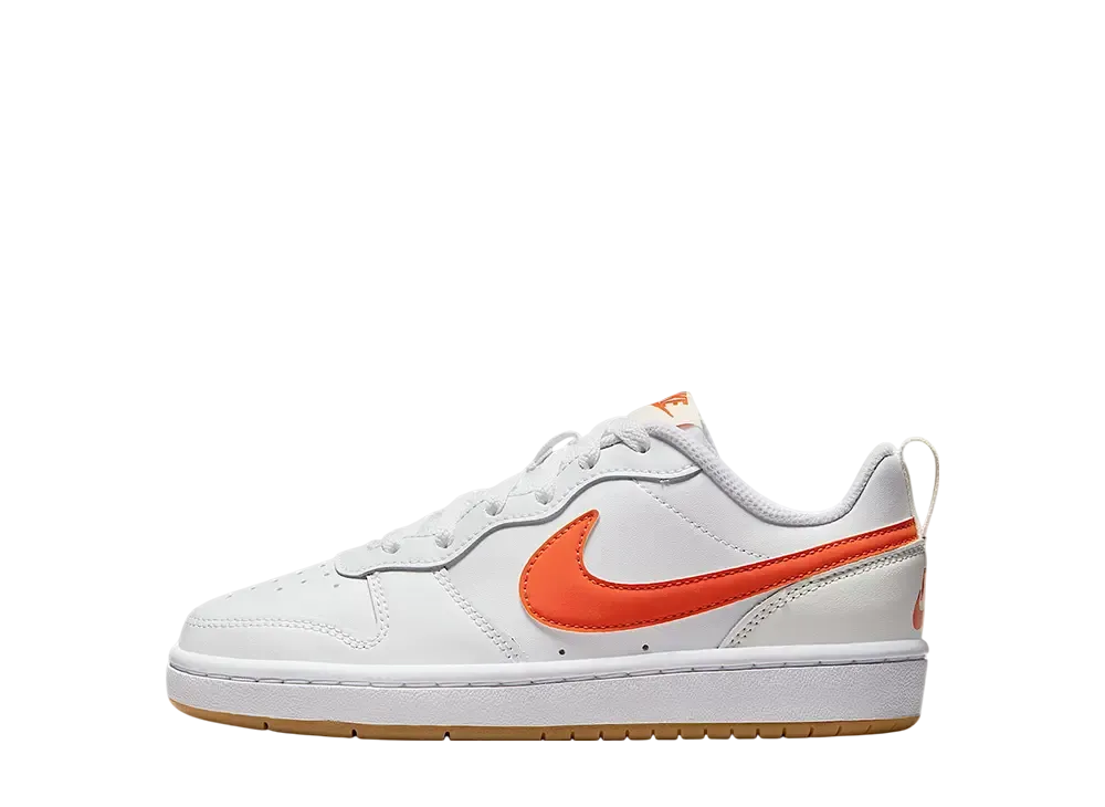 ナイキ GS コートボロー ロー2 "ホワイト/サミットホワイト/セイル/オレンジ" (キッズ)