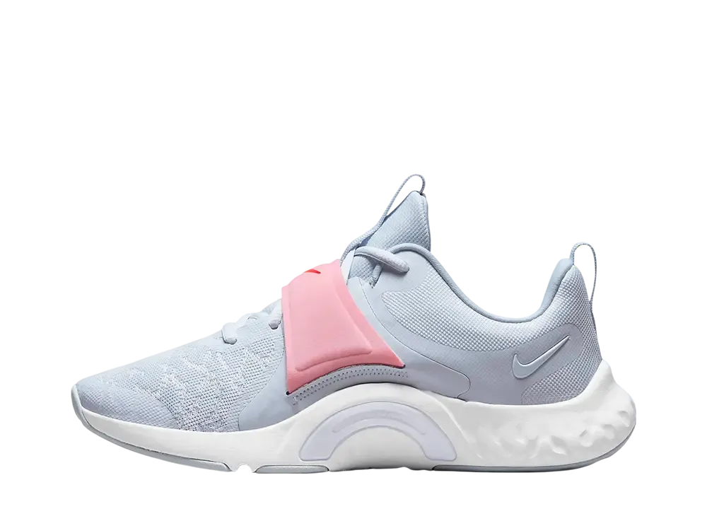 ナイキ ウィメンズ リニュー インシーズン TR12 "フットボールグレー/ミディアムソフトピンク/ブルーウィスパー/ライトクリムゾン"