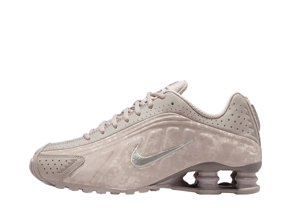 靴 Nike Shox r4 NIKE SHOX R4 BLACK/VAST GREY-BRIGHT MANDARIN（ナイキ