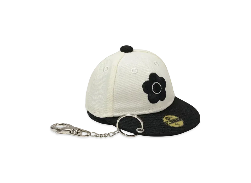 バッグ NEW ERA x MARY QUANT Big Daisy Die Pouch NEW ERA x MARY QUANT Big Daisy Die Pouch - メルカリ