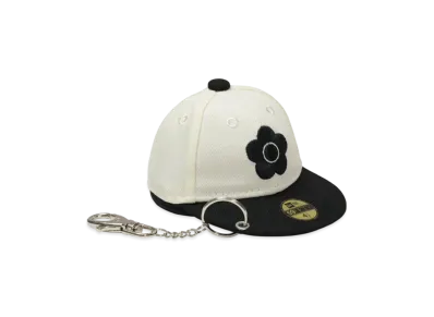 NEW ERA x MARY QUANT Big Daisy Die Cut Pouch "Black/White"