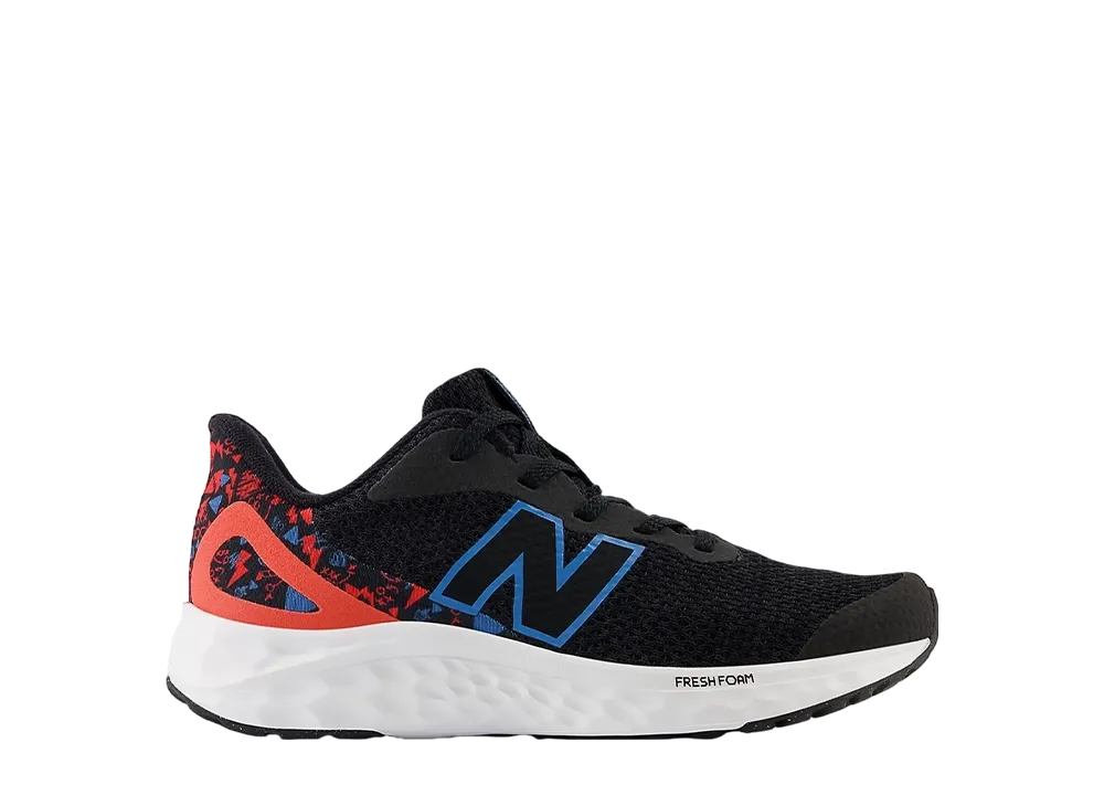 ニューバランス GS フレッシュフォーム アリシV4 "ブラック/アズール/ブラストレッド" (キッズ)