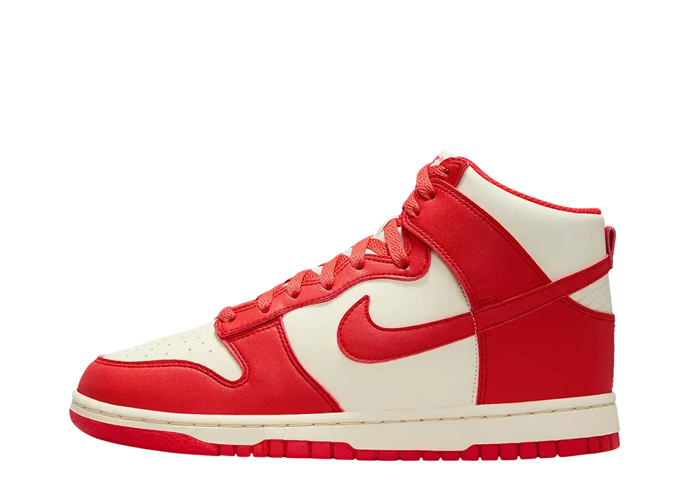 ナイキ ウィメンズ ダンク ハイ ネクストネイチャー "ココナッツミルク/ライトクリムゾン"