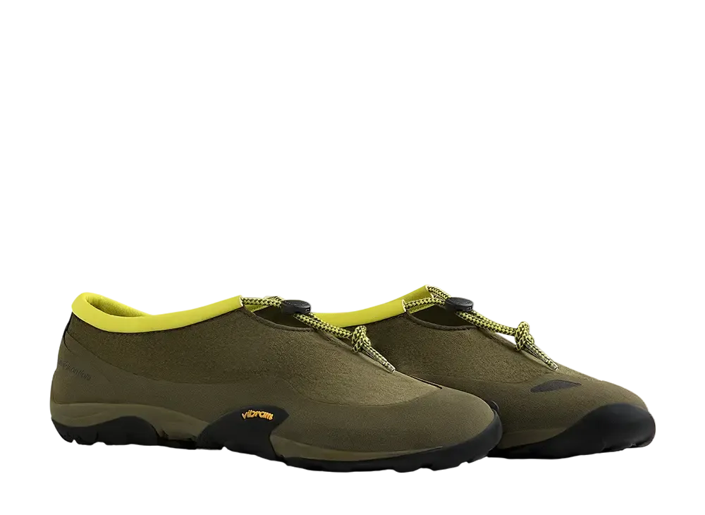 エメレオンドレ × ニューバランス MT10 "オリーブ"