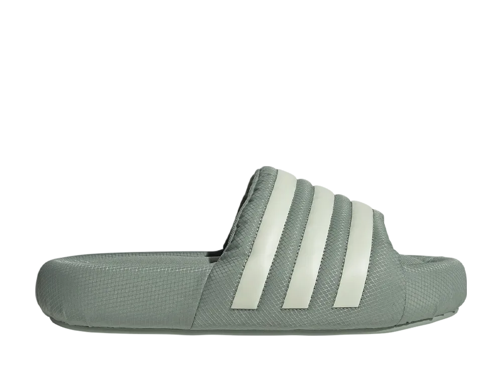 アディダスオリジナルス アディレッタ24 サンダル "シルバーグリーンメタリック/リネングリーン"