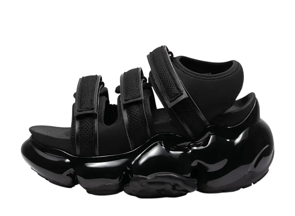 グラウンズ ムーピー キャタピラー サンダル "ブラック/ブラックソリッド"