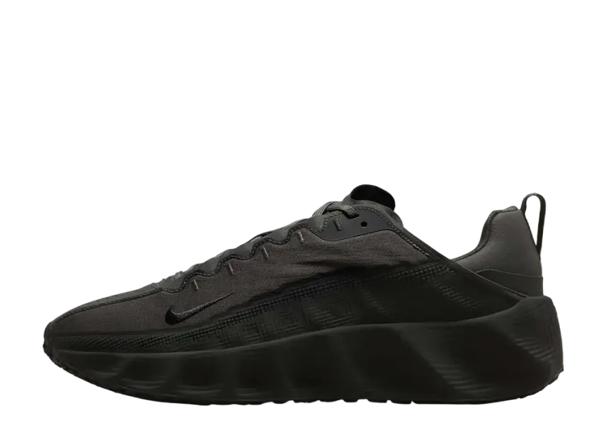 ヘイン ソ × ナイキ エイバ ローバー "ブラック"