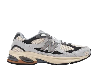 ニューバランス 2010 "ライトグレー"