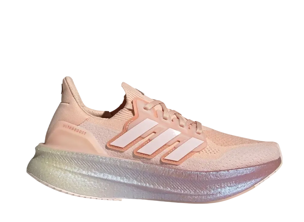アディダス ウィメンズ ウルトラブースト5 "パウダーコーラル/ワンダークォーツ/ウォームクレイ"