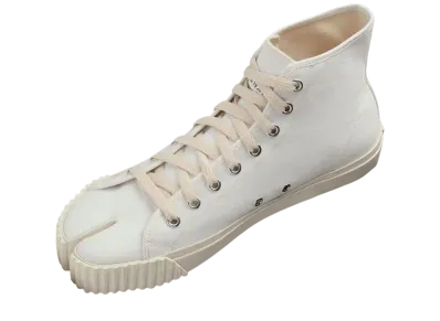 メゾンマルジェラ タビ ハイトップスニーカー "ホワイト"